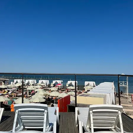 True Man Beach Готель